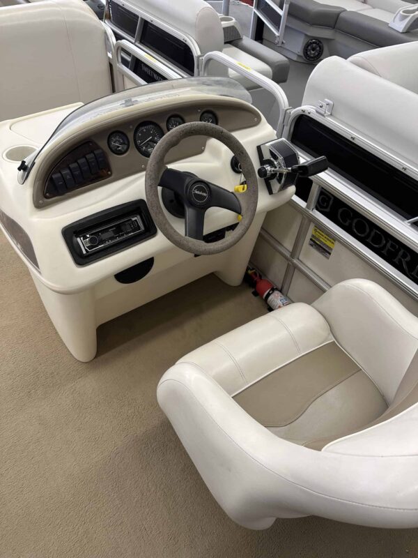 2003 Sweetwater Pontoon 24′ Merc 60 Optimax - Image 7